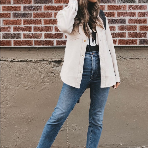 Abercrombie and Fitch Shirt Jacket “Shacket” soft cream. Size XS - Picture 3 of 4